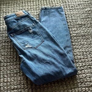 American Eagle mom jean size 6